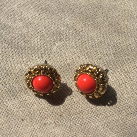 :: Stella & Dot Coral Red Gigi Studs - Picture 4 of 8